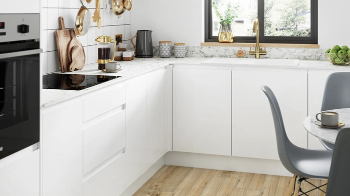 Kitchen units in a Madison White Gloss Kitchen